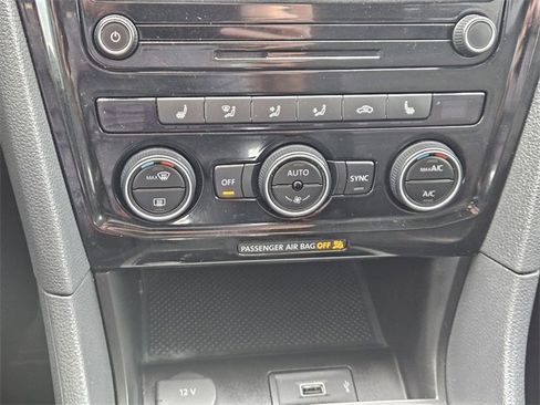Used 2020 Volkswagen Passat 2.0T SE image 19
