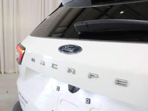 Used 2023 Ford Escape Active AWD/4WD image 30