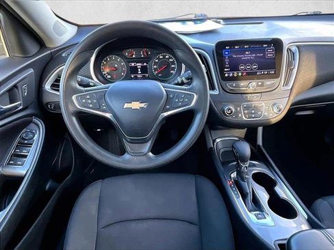 Used 2023 Chevrolet Malibu LT image 7