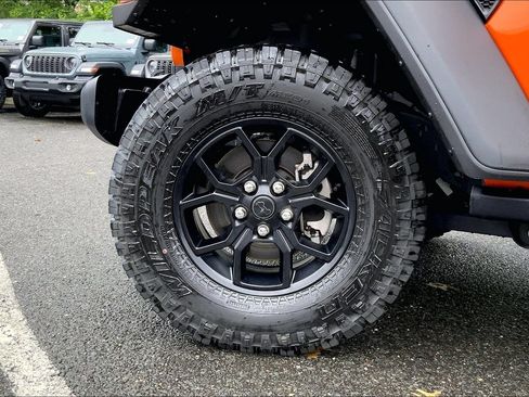 Certified 2025 Jeep Wrangler Sport AWD/4WD image 9