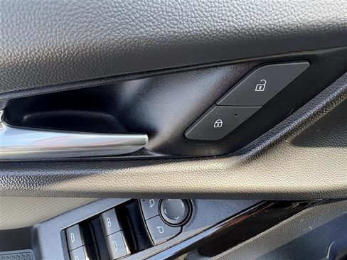 Used 2025 Chevrolet Equinox LT w/ Convenience Package II AWD/4WD image 10