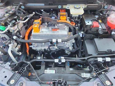 New 2025 Cadillac Optiq Luxury 1 image 26