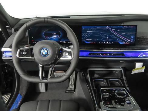 Used 2025 BMW i7 eDrive50 w/ M Sport Package RWD image 20