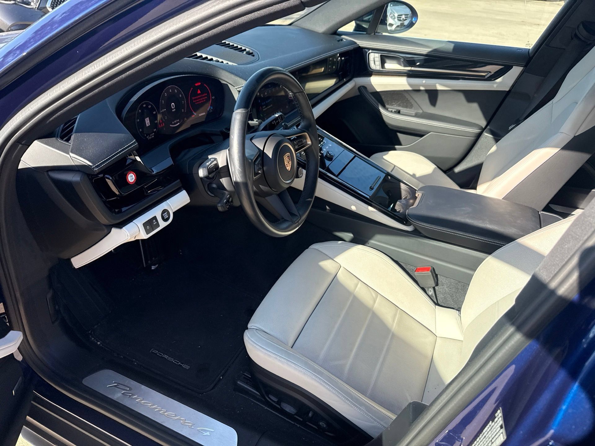 Used 2024 Porsche Panamera 4 AWD/4WD image 9