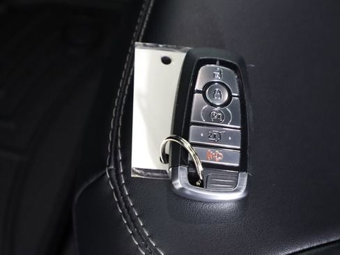 Certified 2022 Ford Explorer XLT w/ Equipment Group 202A image 33