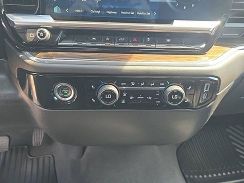 Used 2024 Chevrolet Silverado 1500 LT AWD/4WD image 18