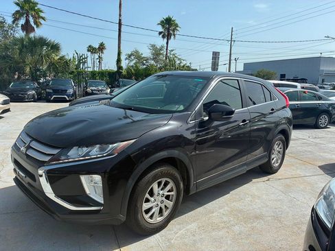 Used 2019 Mitsubishi Eclipse Cross ES FWD image 2