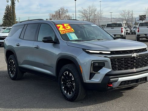 Certified 2025 Chevrolet Traverse Z71 w/ Enhanced Driving Package image 3