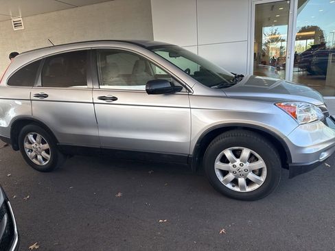 Used 2011 Honda CR-V SE image 2