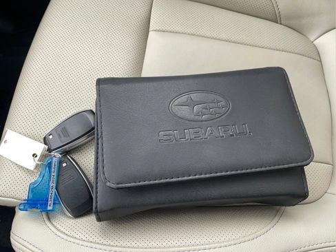 Certified 2024 Subaru Ascent Limited w/ Technology Package image 5