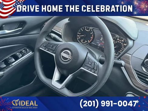 Used 2024 Nissan Altima 2.5 SV FWD image 14