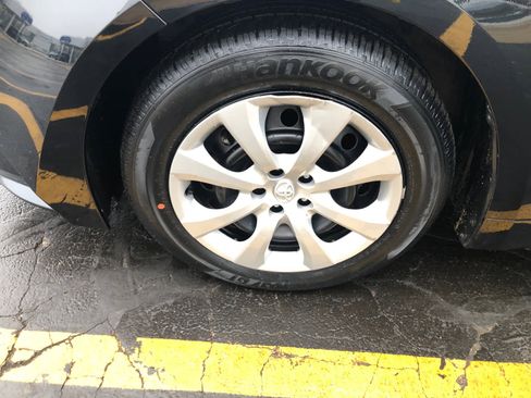 Certified 2024 Toyota Corolla LE image 25