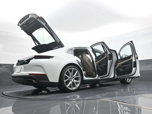 Certified 2026 Porsche Panamera w/ Premium Package RWD image 26
