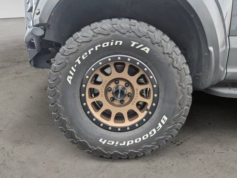 Used 2020 Ford F150 Raptor w/ Equipment Group 802A Luxury AWD/4WD image 9