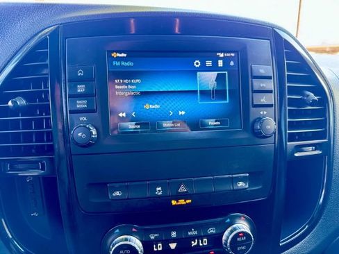 Used 2022 Mercedes-Benz Metris Passenger image 18