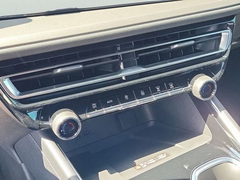 New 2026 Chevrolet Traverse LT image 28