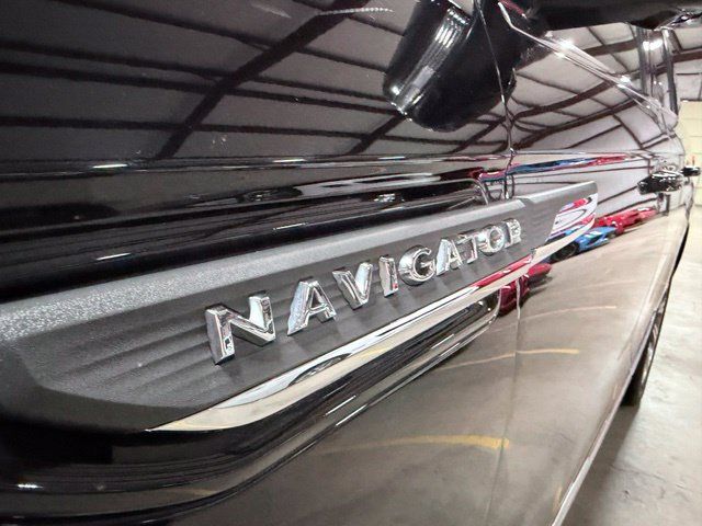 Used 2022 Lincoln Navigator Reserve AWD/4WD image 44