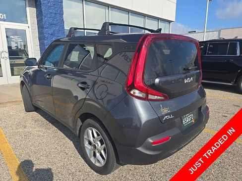Used 2022 Kia Soul LX w/ Technology Package FWD image 4