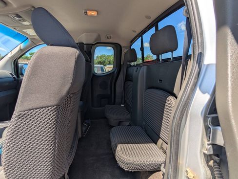 Used 2017 Nissan Frontier SV AWD/4WD image 13