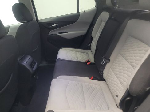 Used 2019 Chevrolet Equinox LS w/ LS Convenience Package FWD image 18