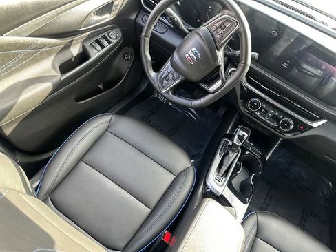 Used 2025 Buick Envista Sport Touring w/ Convenience II Package image 19