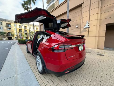 Used 2017 Tesla Model X 100D AWD/4WD image 7