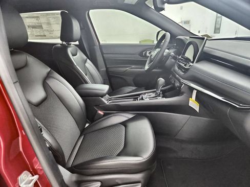 New 2026 Jeep Compass Latitude AWD/4WD image 32