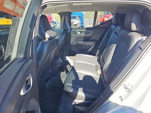 Used 2025 Volvo XC40 B5 Plus AWD/4WD image 7