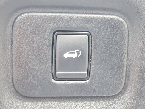 Used 2020 Nissan Pathfinder SL w/ Cargo Package AWD/4WD image 32