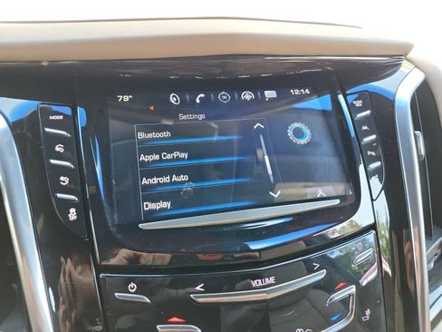 Used 2018 Cadillac Escalade Platinum AWD/4WD image 26