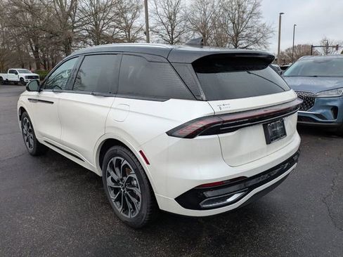 New 2026 Lincoln Nautilus Reserve image 6