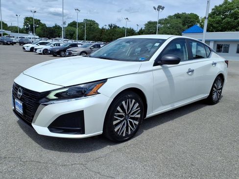 Used 2025 Nissan Altima 2.5 SV FWD image 8