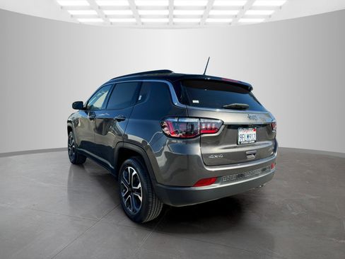 Used 2022 Jeep Compass Limited image 11