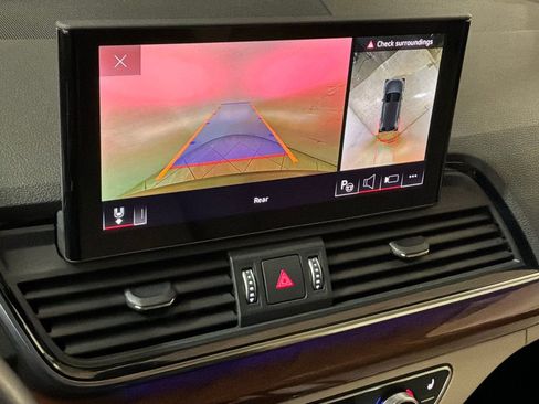 Used 2023 Audi Q5 2.0T Prestige w/ Prestige Package image 3