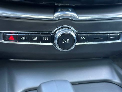 Used 2025 Volvo XC60 B5 Core w/ Protection Package Premier image 29