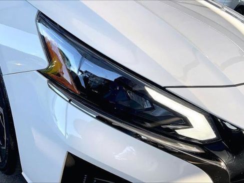 Certified 2025 Nissan Altima 2.5 SR image 26