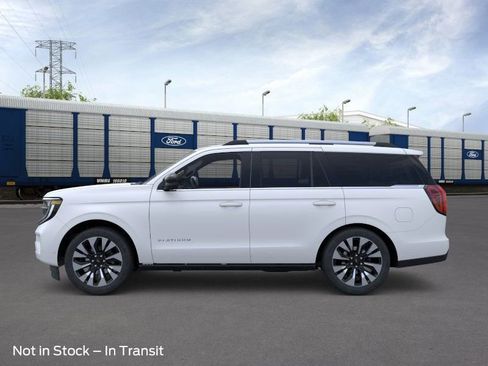 New 2026 Ford Expedition Platinum image 3