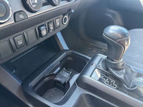 Used 2019 Toyota Tacoma TRD Off-Road image 14