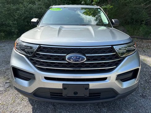 Used 2024 Ford Explorer XLT AWD/4WD image 2