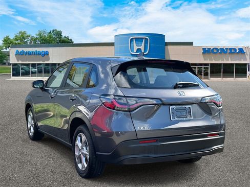 Certified 2023 Honda HR-V LX image 4