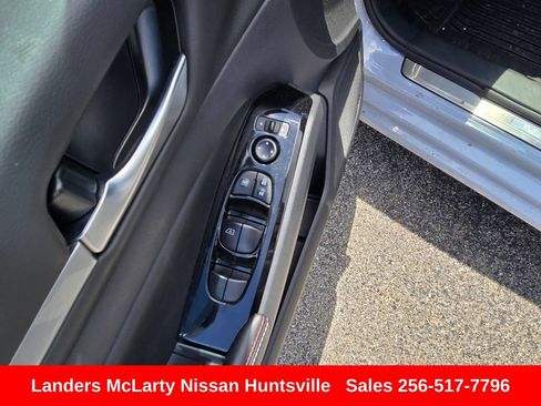 Used 2025 Nissan Altima 2.5 SR w/ SR Premium Package FWD image 22