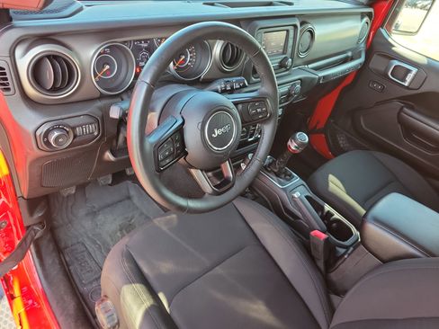 Used 2018 Jeep Wrangler Unlimited Sport S AWD/4WD image 8