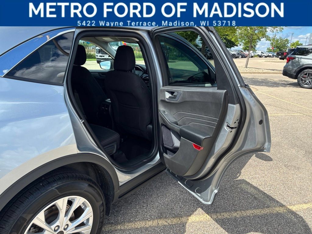 Used 2024 Ford Escape Active AWD/4WD image 39