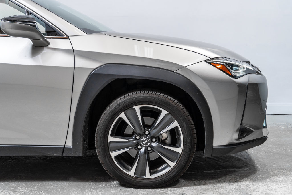Used 2019 Lexus UX 250h w/ Accessory Package AWD/4WD image 12