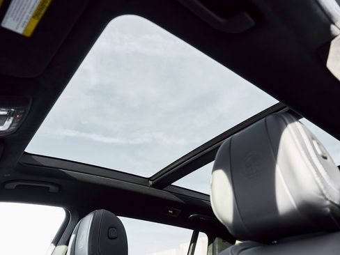 Used 2025 Mercedes-Benz GLS 63 AMG GLS 63 AMG image 50