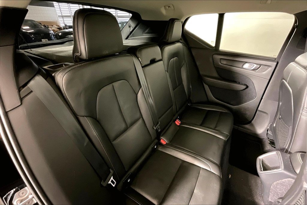 Used 2020 Volvo XC40 T4 Momentum FWD image 26