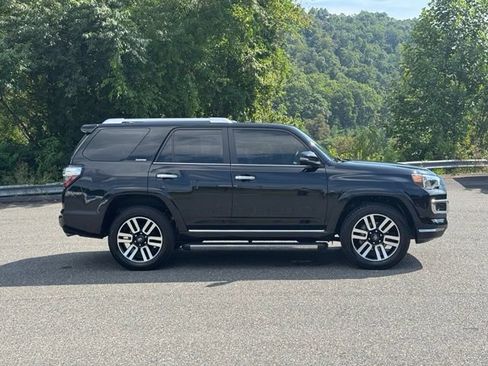 Used 2023 Toyota 4Runner Limited AWD/4WD image 8