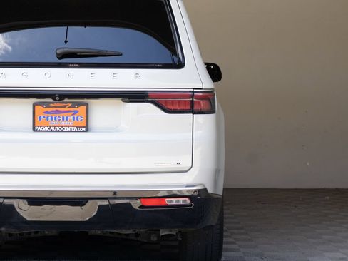 Used 2022 Jeep Wagoneer Series I w/ Convenience Group I RWD image 14
