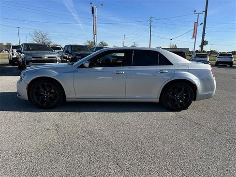 Used 2022 Chrysler 300 S w/ Comfort Group image 2