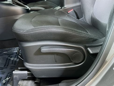 Used 2018 Kia Soul + FWD image 18
